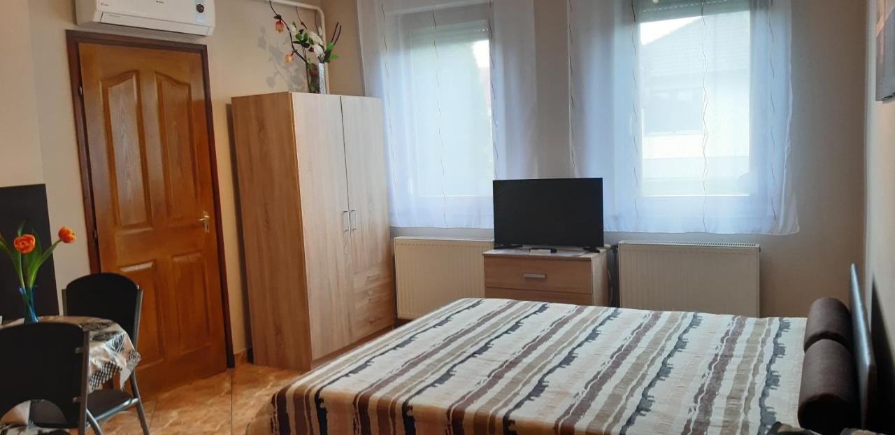 Flora Apartman Gyula Luaran gambar