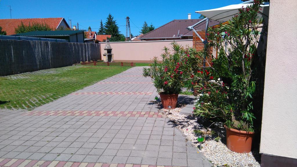 Flora Apartman Gyula Luaran gambar